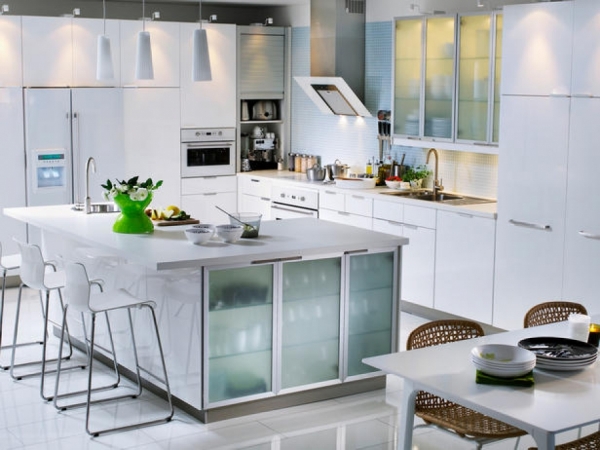 Bàn bếp đá nhân tạo màu trắng mang đến vẻ đẹp hoàn hảo cho không gian bếp Bàn bếp đá nhân tạo màu trắng